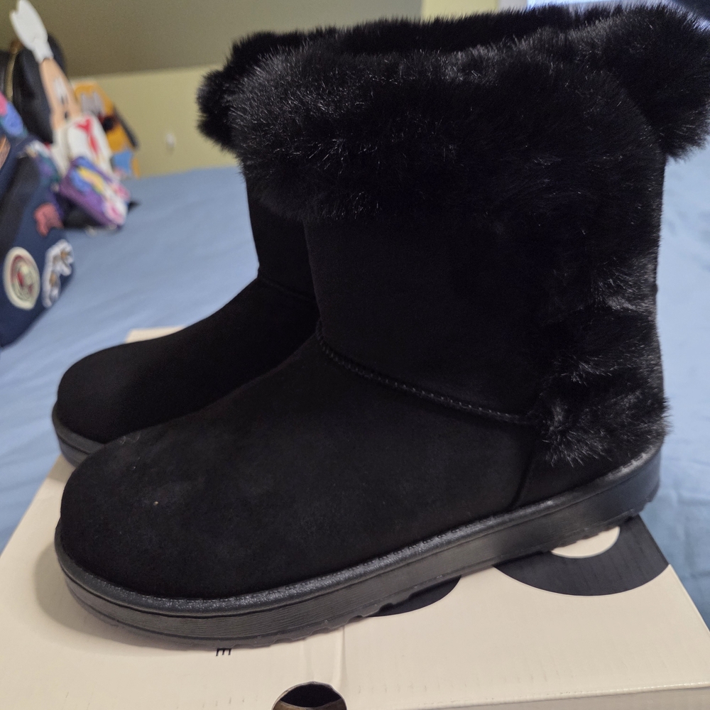 SO Women's Black Faux Fur Winter Boots
